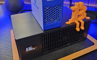 Bitcoin Miner (Lucky Miner Bundle) LV08 & LV07, Barely Used a Month!